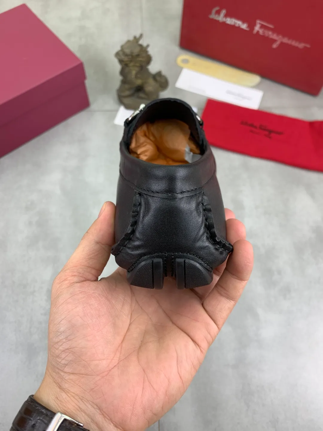 Men's shoes 💰P542 New model, high quality [Ferragamo/Ferragamo] Latest lazy slip-on shoes Original imported calfskin, imported cowhide lining + original luxury metal buckle + original combination outsole Comparison without pressure Code number: 38-45